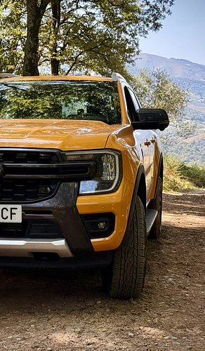 El consumo real de la Ford Ranger PHEV después de 2 meses de uso:
👉 8,5 l/100 km sin recargar
👉 6,5 – 7 l/100 km recargando l...