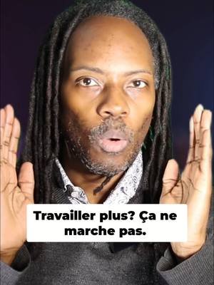 Le vrai secret de l’abondance ? Ce n’est pas de travailler plus, mais d’élever ta vibration ! Tu n’attires que ce que tu es déjà intérieurement : si tu veux la richesse, commence par te sentir riche en toi. La prospérité vient de l’auto-appréciation : quand tu t’aimes, que tu valorises ce que tu offres, l’univers te le rend au centuple 💫   #LoiDeLAttraction #Abondance #VibrationÉlevée #AutoAppréciation #Manifestation 