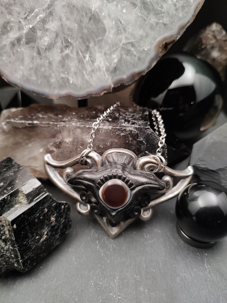 Eye Agate Oracles - Devil Pod Whisperer product image (1)