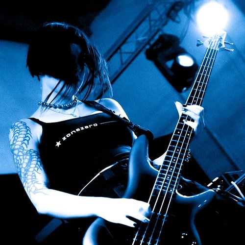 > tour wk 2/5
> new bass wooooooooow
> denver tonight cant wait to be out of breath for the whole day

📷 - @gazza.media

#got...