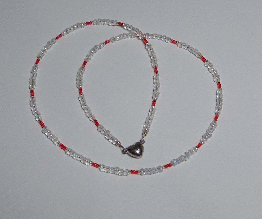 Red and White Glass Beaded Necklace product image (1)