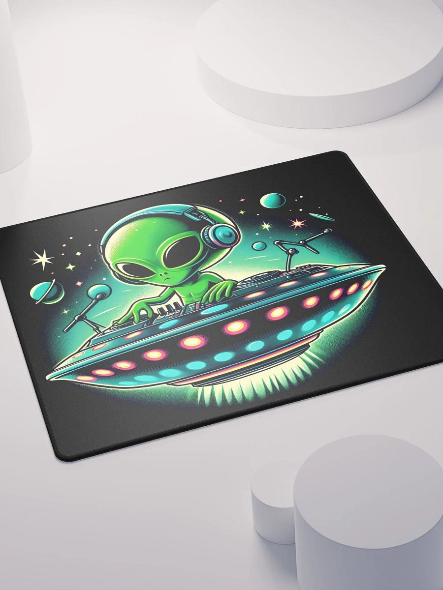 Alien DJ Mouse Pad product image (4)