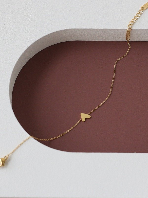 Asymmetrical Small Heart Bracelet | 18K Gold Plated product image (8)