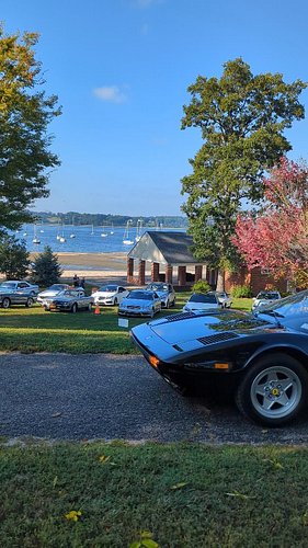 A relaxing day with a Bunch of Mercedes Benz and Ferrari cars. Which Ferrari would you take the classic or the modern?