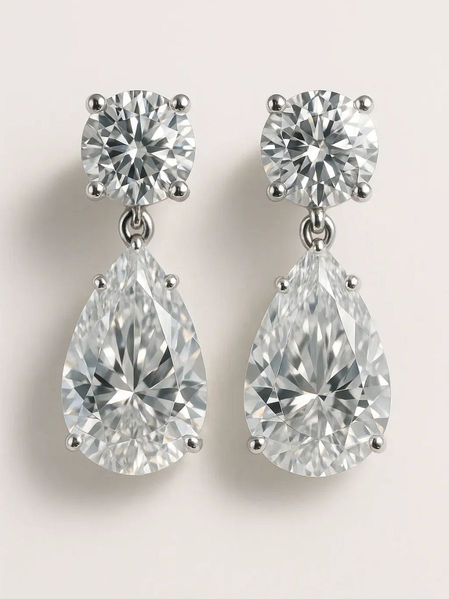 The Evelyne Earrings product image (1)
