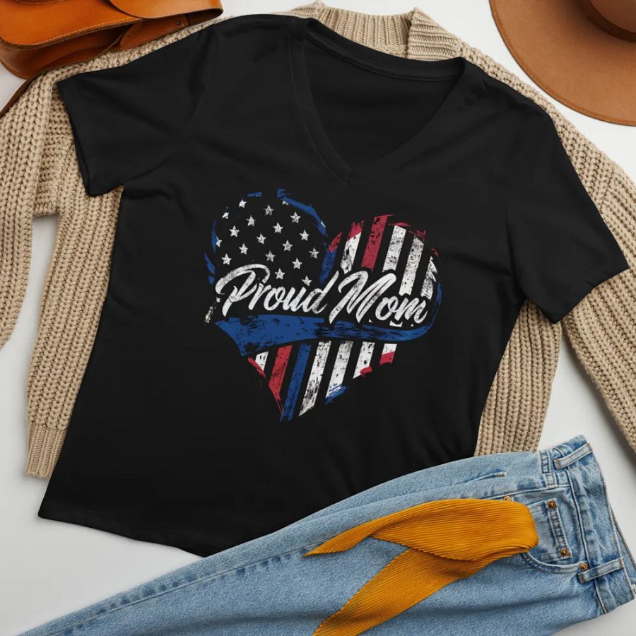 Proud Mom Heart Patriot Women's Tee product image (7)