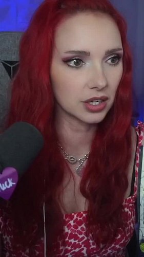 @gingrbredbeauty - #gingrbredbeauty on #Twitch | shes going in for the bottom