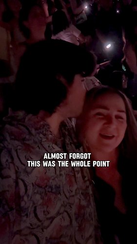 Took my mom to the @shakira concert and it was one of the best things I’ve done all year.

I’ve been trying to be more intent...