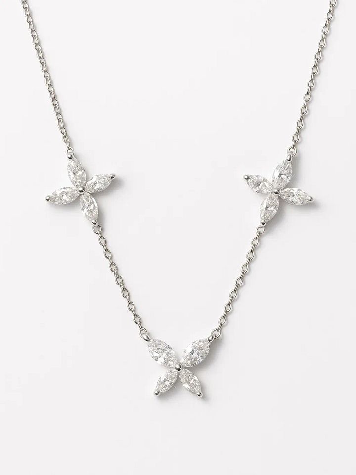 The Elira Necklace product image (1)