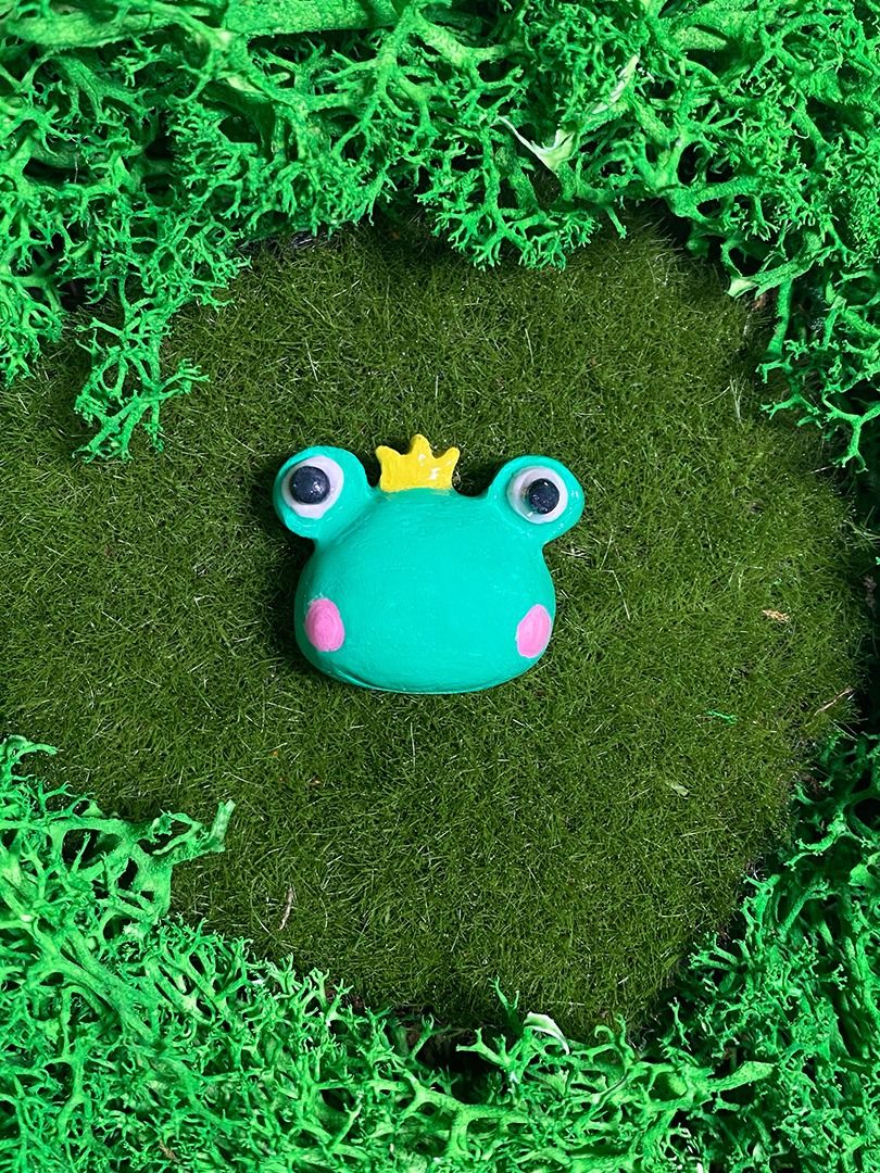 Frog Queen product image (2)