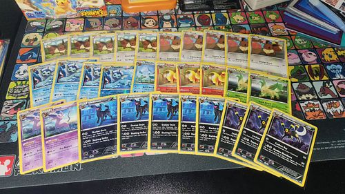 I was going to build SUM-LOT decks but found this treasure trove of Dark Explorers Eeveelutions and got distracted.

I don't ...