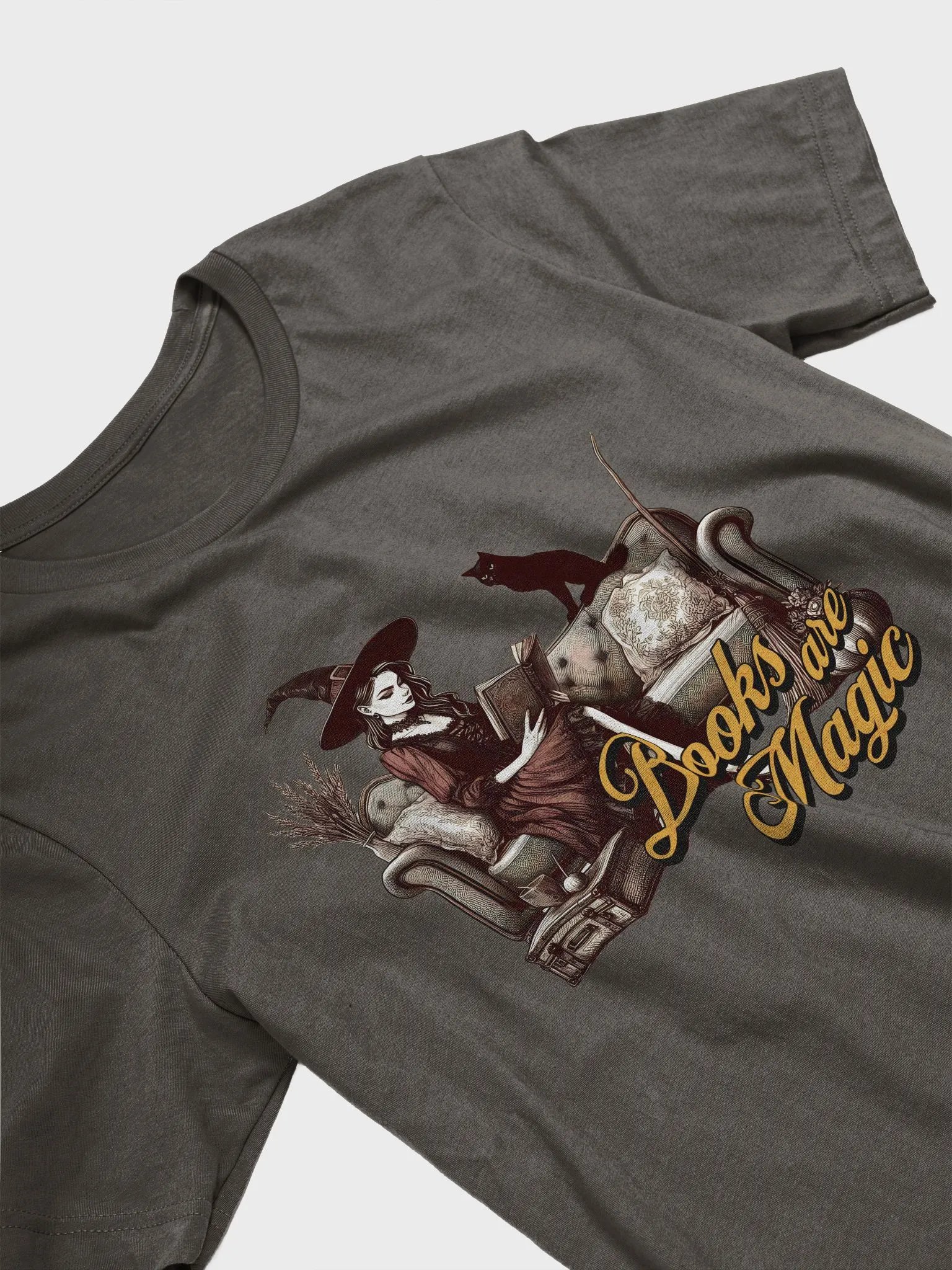 "BOOKS ARE MAGIC" / T-SHIRT product image (4)