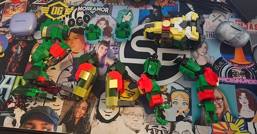 I am SO EXCITED to finish this build tonight.... Building Brick Mecha Raphael from Wangao and @barweer_official  incoming!!!