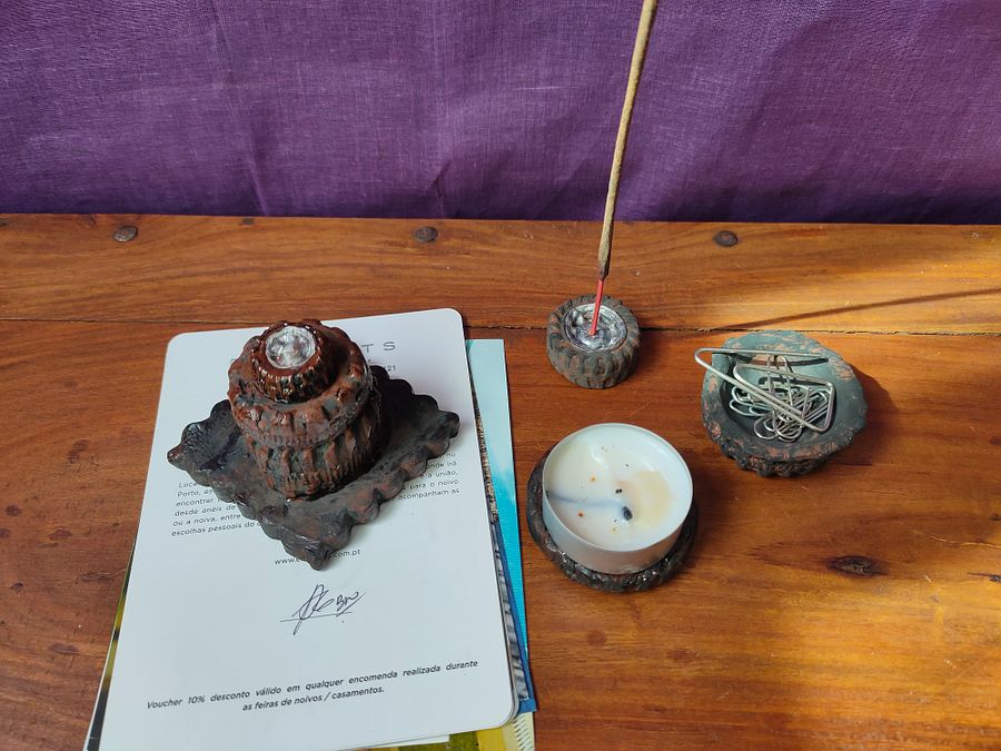 Conjunto de pneus composto por 4 peças, pisa-papéis, suporte incenso, suporte tealight, taça de clips product image (3)