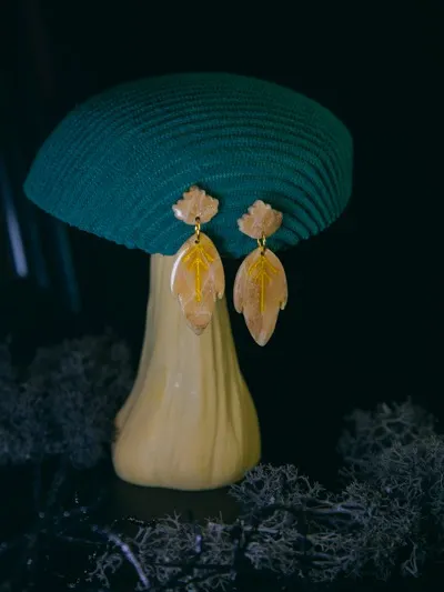 Leaf Peeping Dangles - Gold product image (1)