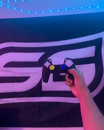 I am proud to announce we are now partnered with @swiftgripscompany . They make amazing controller grips, controller sleeves,...