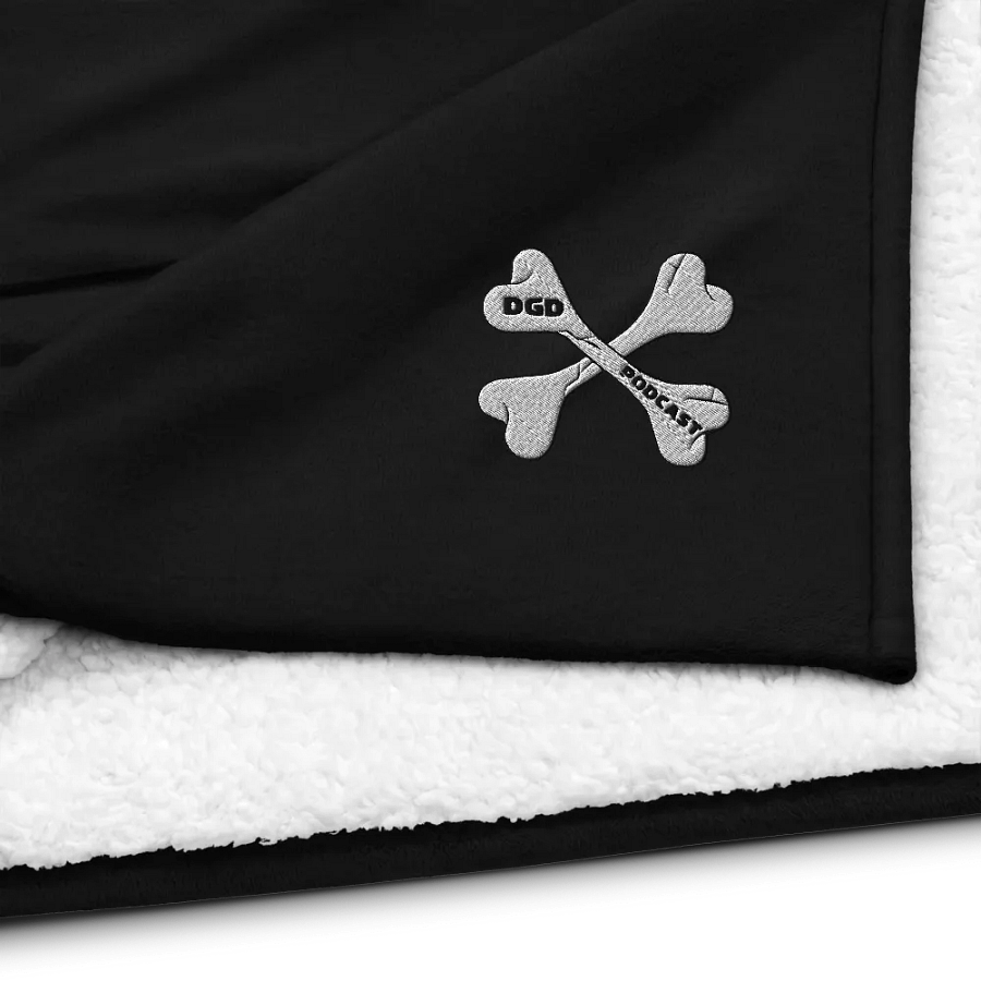 The DGD Podcast Cozy Sherpa Blanket product image (6)
