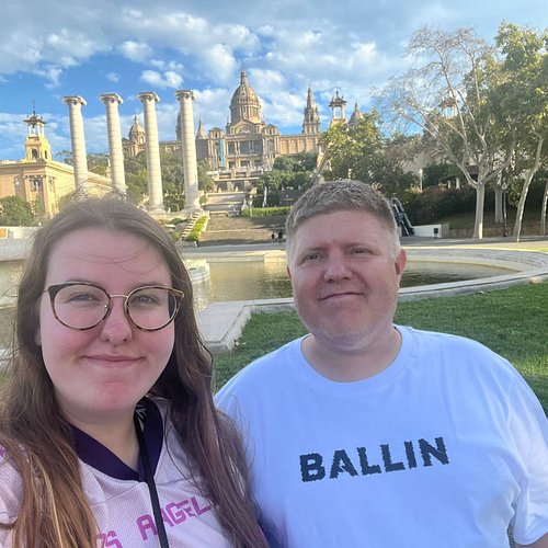 Gezellig met mijn schatje @itsgewoonsarah een paar dagen in Barcelona. Dan moeten we natuurlijk ook even langs bij @museunaci...