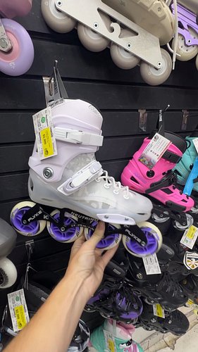 In this episode I check out La Rueda skateshop @la_rueda_skateshop  and tour Puebla City! Thanks to our amazing host @manuelm...