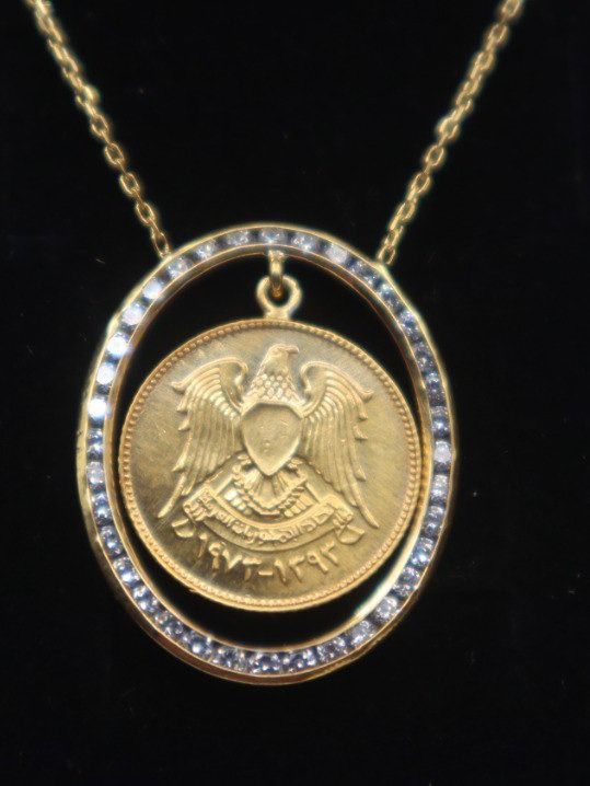 قلادة نسائية مركبة على نصف فرنك سوريا اصدار 1973 - مطلية بالفضة product image (1)