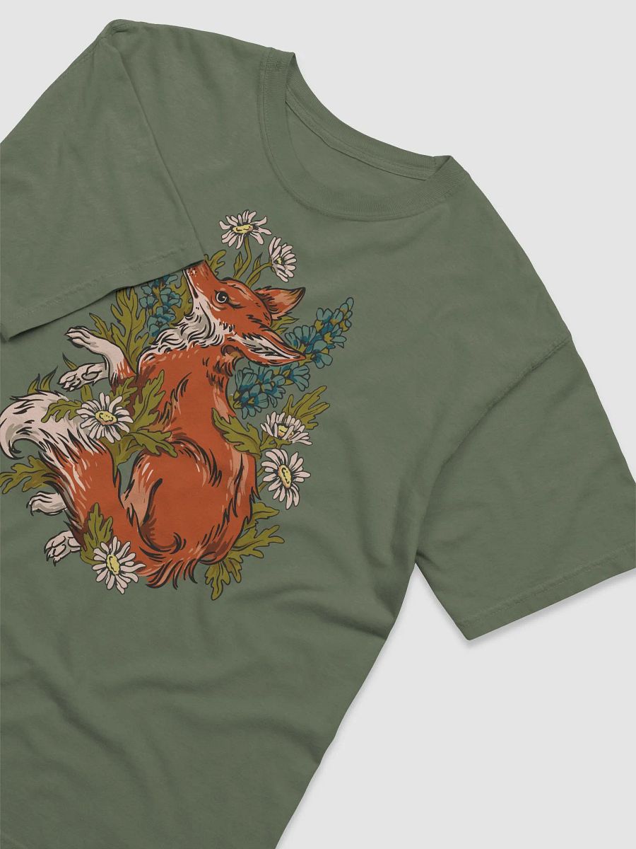Goblincore and Cottagecore Shirts for Fox Lovers | Red Fox on a Bed of Chamomile Flowers Botanicals T-Shirt product image (17)