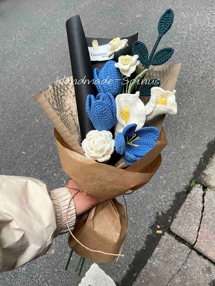 Blue Tulip Calla Crochet Knit Bouquet product image (2)