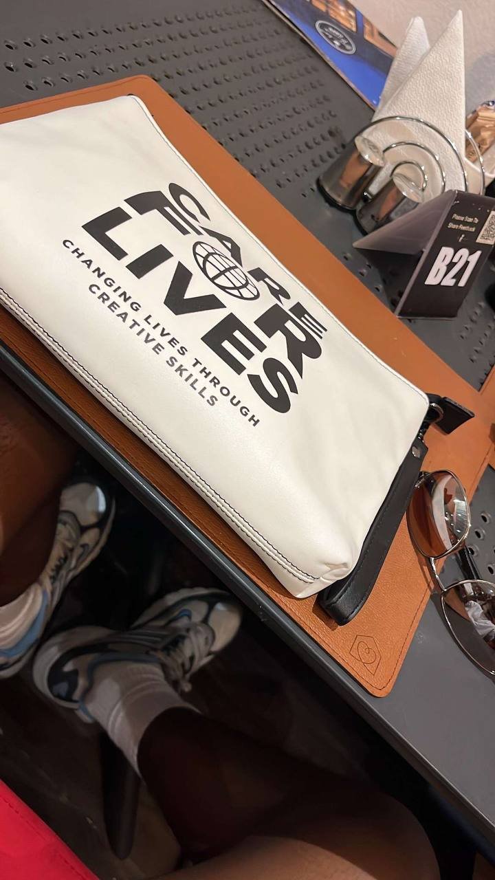 Care 4 Live CrossBag product image (3)