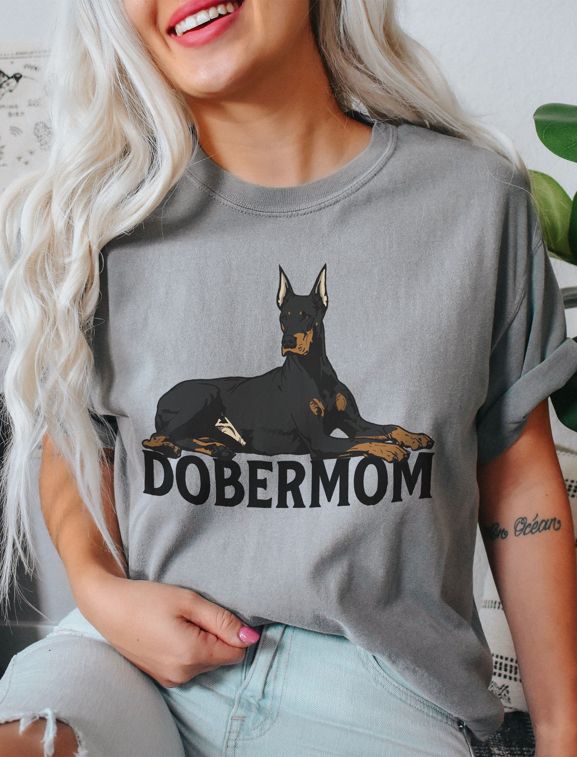 Dobermom T-Shirt of a Doberman | Funny T-Shirt for Doberman Moms product image (11)