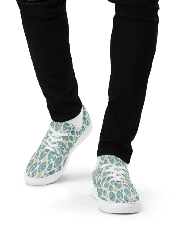 Chilly Summer | Men's Lace-Up Canvas Shoes product image (2)