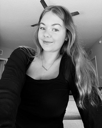 happy Friday 🖤
