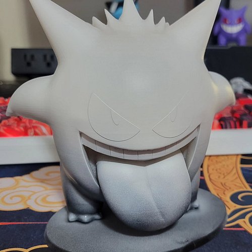 Found Gengar a lovely base and then primed him in a white to black fading gradient. Stay tuned for when paint hits the pallet...