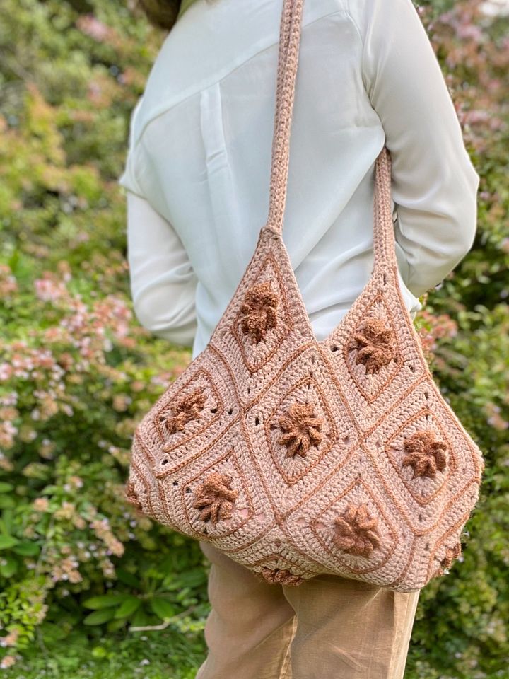 Granny Square Bag Crochet Pattern / Flower Crochet Bag / Easy Tote or Crossbody Bag Pdf product image (2)