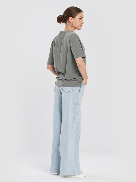 Photo showing Comfort Colors Unisex Garment-Dyed Pocket T-Shirt