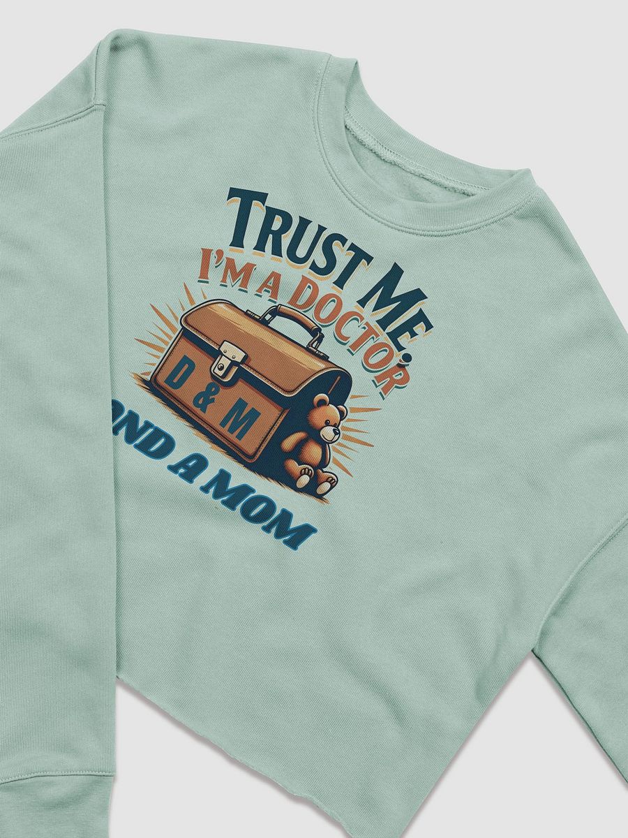 Doctor Mom Illustrated Crop Sweatshirt product image (8)
