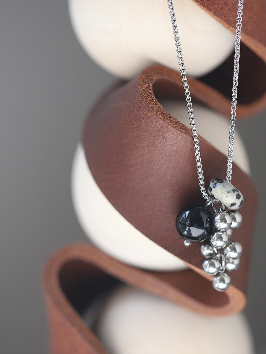 Tassel Grape Necklace | 18K Gold Plated. product image (7)