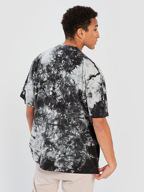 Photo showing Shaka Wear Oversized Tie-Dye T-Shirt