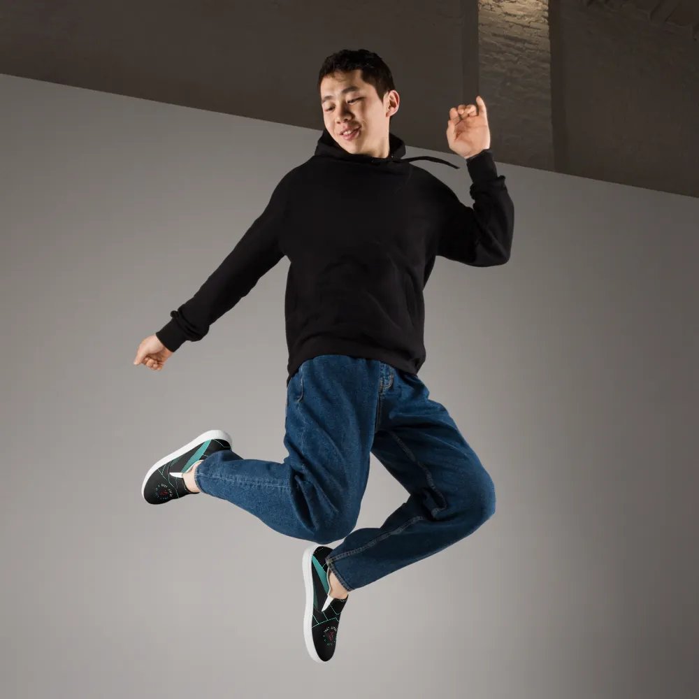 'Don't Live in a Comfort Zone' Men's Slip-On Canvas Shoes product image (5)