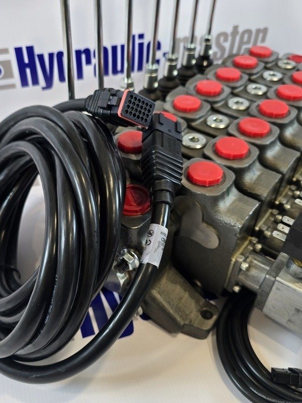 Akon KV20 7 Functions with Pneumatic-Electric Control 24VDC 6.5W with Salvarani Oil-Box Control Panel with 8 Double-Way Switches product image (4)