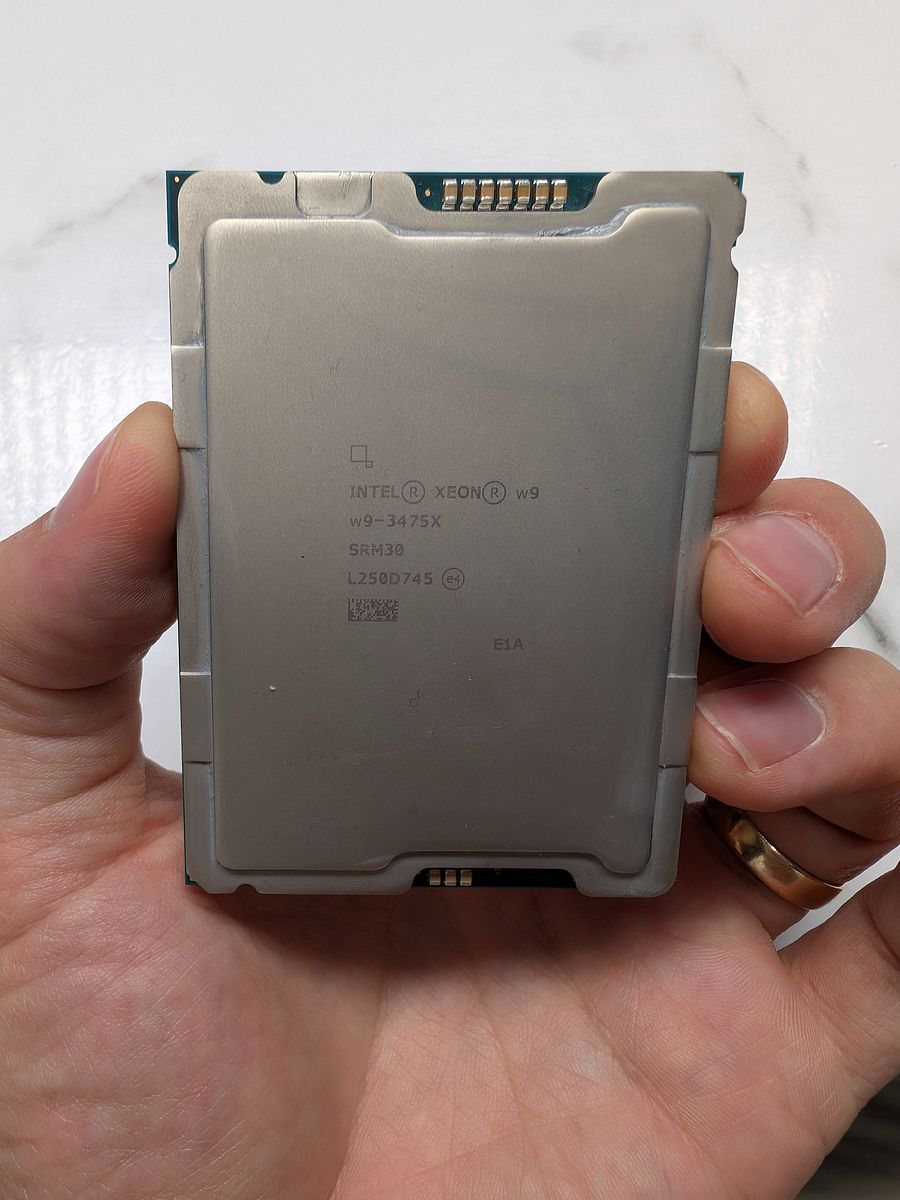 Intel Xeon W9 3475x [36-core] product image (3)