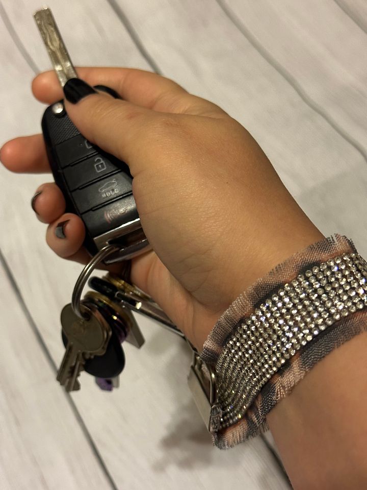 Leopard’s Prey Wristlet Keychain product image (2)
