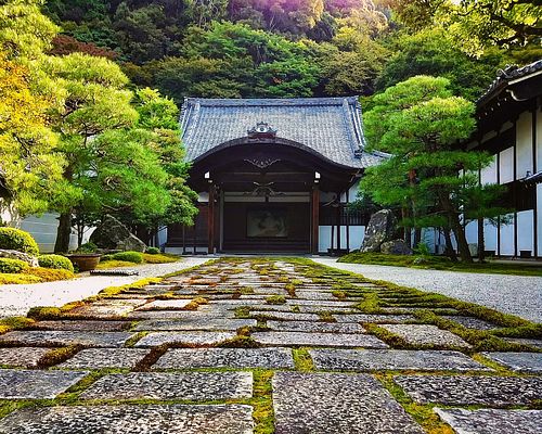 Took this photo 15 years ago…. And now, I’ll finally be returning to Japan ♥️🇯🇵 SO STOKED!!!
Got any favorite spots? Any got-...