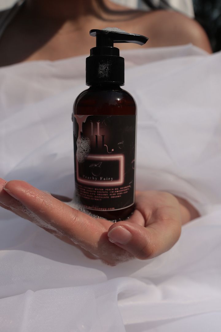 Peachy Fairy Yoni liquid soap product image (1)