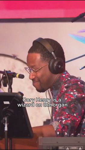 Nobody makes the organ talk like @coryhenry 🎹 

#coryhenry #awayinparis #classicalmusic #classicalfusion #jazzmusic #livemusi...