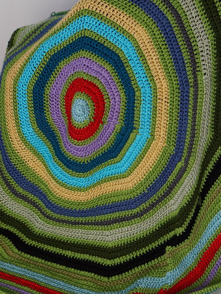 Giant circled round blanket crochet pdf pattern product image (1)