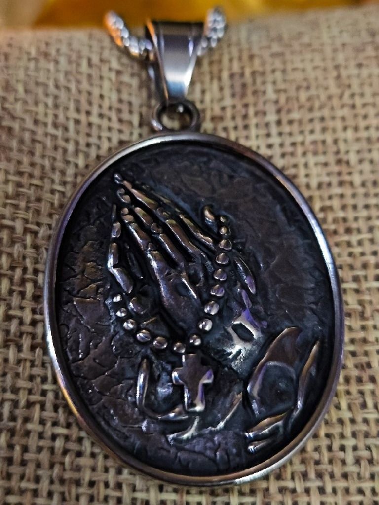 The Armored Kingdom: Hand of Grace Prayer Necklace product image (4)