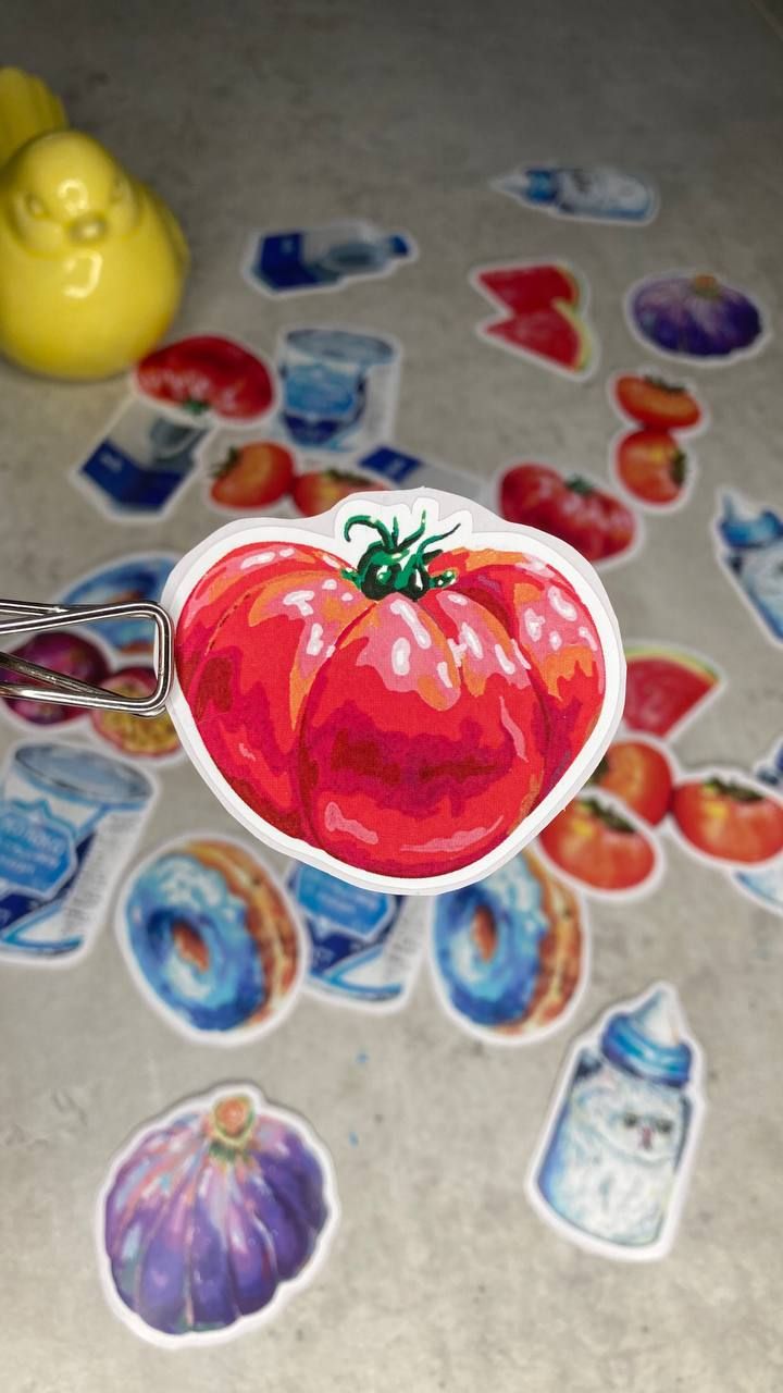 Tomato vynyl sticker product image (1)