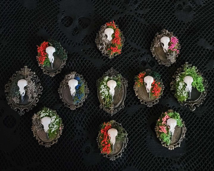Crow Magnet product image (1)