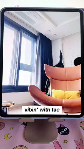 (V)ibin’ with Tae ✨

watching this live for the 3rd time bc the vibes are immaculate. immediate bangtantonin booster.

#v #ta...