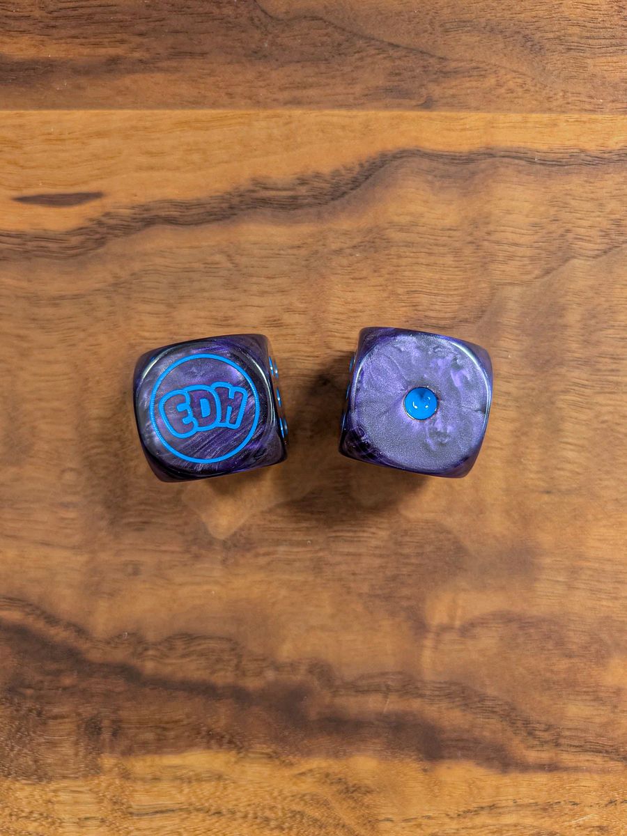 Oversized Pearlescent Purple Dice Set with Blue Pips - 30mm product image (3)