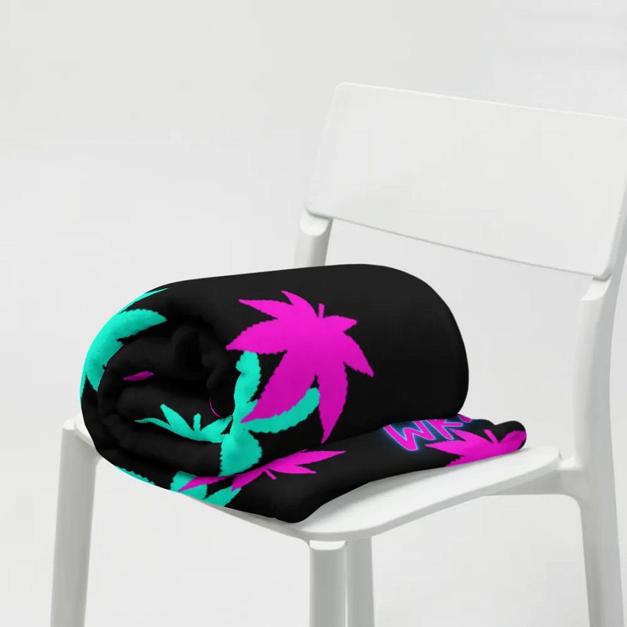 Blanket Neon Leaf product image (7)